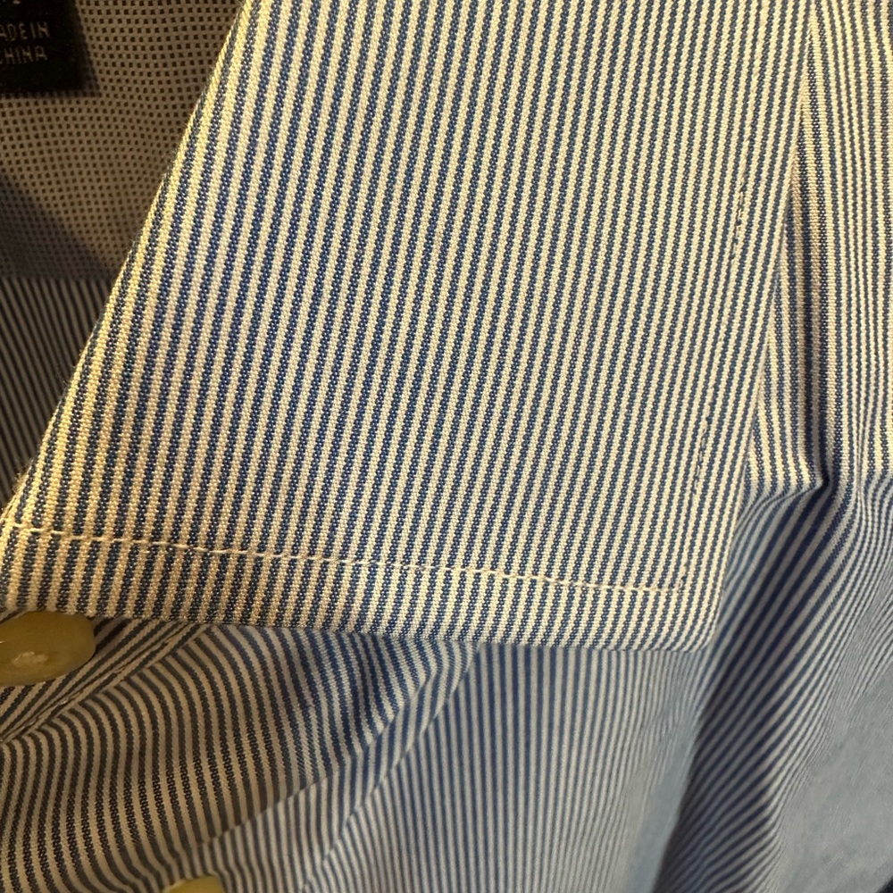Banana Republic Blue Pinstripe Men's Shirt - Picture 3 of 5
